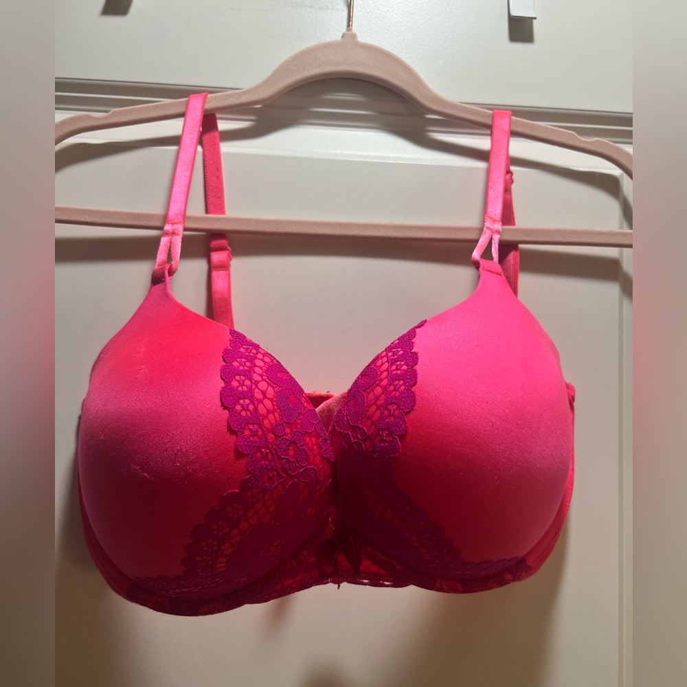 Victoria’s Secret Miraculous Plunge Push Up Bra